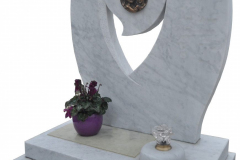monumento singolo in Bianco Carrara con cuore racchiuso