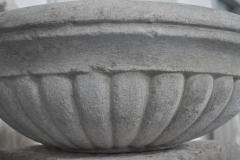 vasca baccellata in pietra